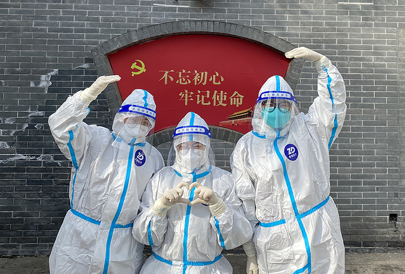 2.合影明志守初心.jpg 2.合影明志守初心.jpg